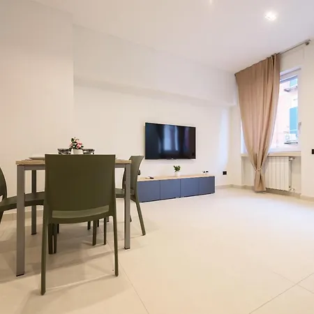 Via Niccolo Tommaseo 4 - 1 Apartment Naples