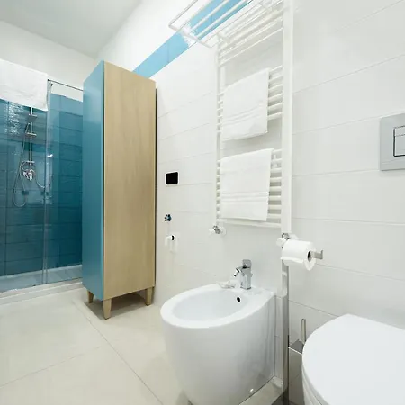 Via Niccolo Tommaseo 4 - 1 Apartment Naples